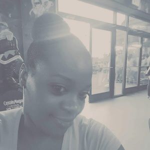 Meet your Posher, Amina